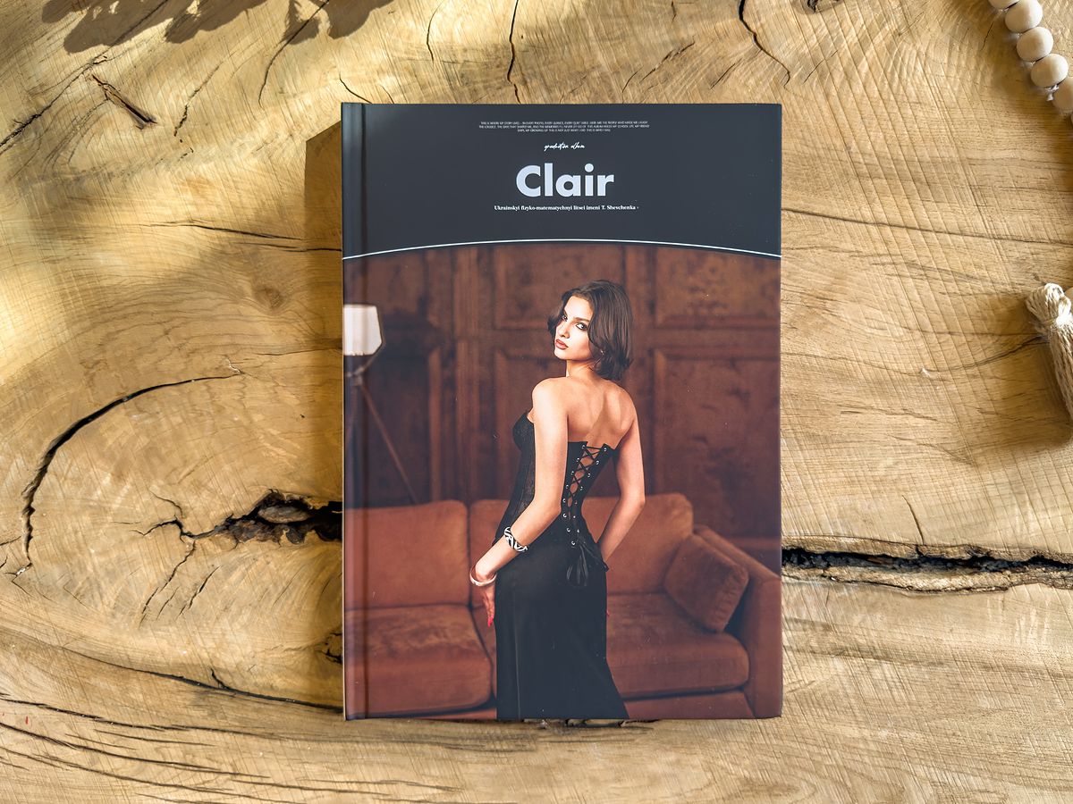 Обкладинка альбому Clair — портрет учня у залі FACTURA